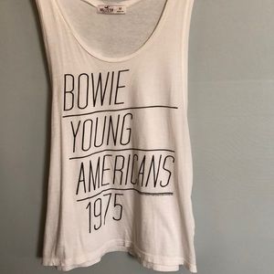 Hollister low-cut armhole tank top ( WORN ONCE)